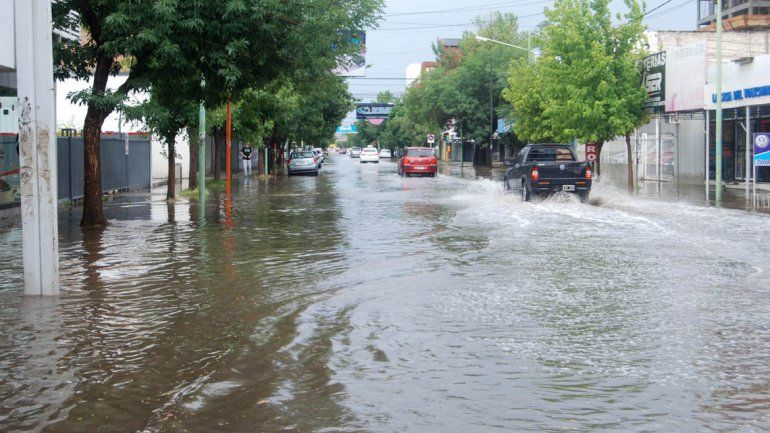 El Año Nuevo llegó con un temporal en Cipolletti