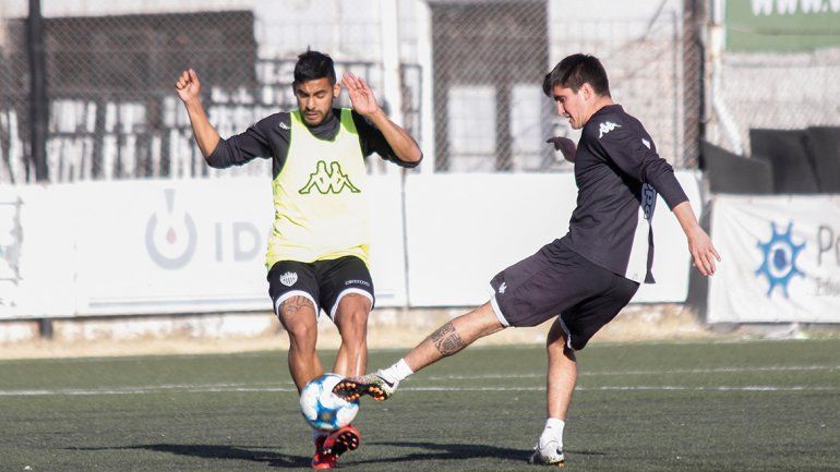Para Matías Carrera será su tercer partido consecutivo en el once inicial de Cipolletti en el presente Federal A.