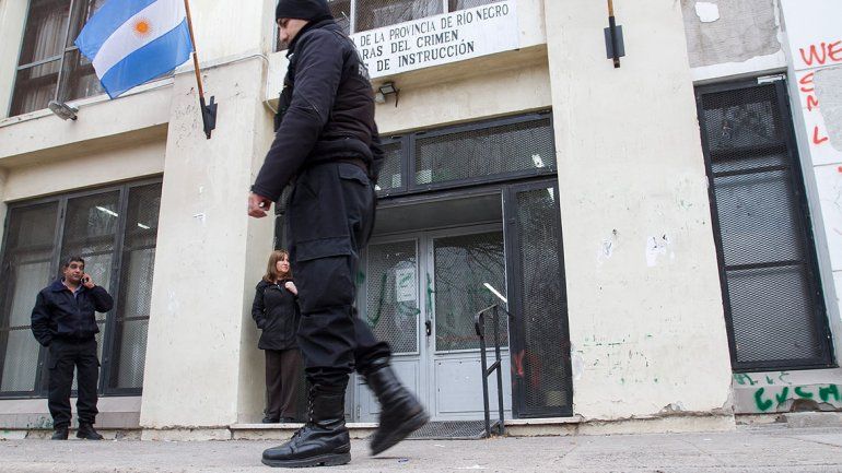 La condenaron por no dejar que su ex pareja vea a su hijo