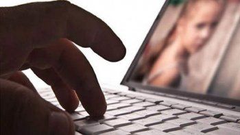 atraparon a joven de 19 anos que difundia pornografia infantil 