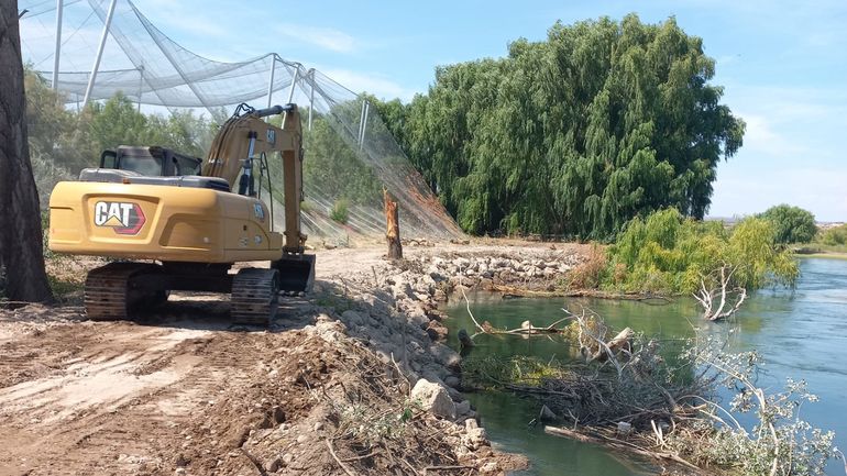 Las obras se realizaron para frenar un proceso erosivo que ponía en riesgo un área de protección de especies en peligro de extensión. 
