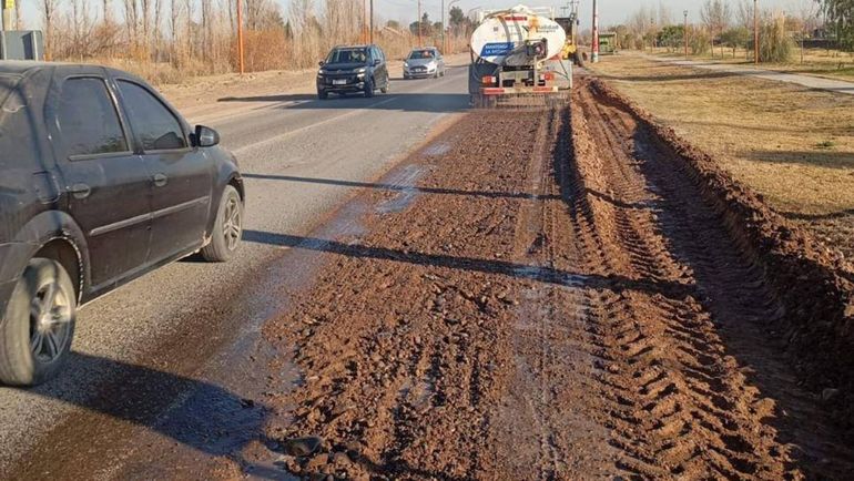 Así se trabaja en las mejoras de la ruta 65. Foto Inforo.