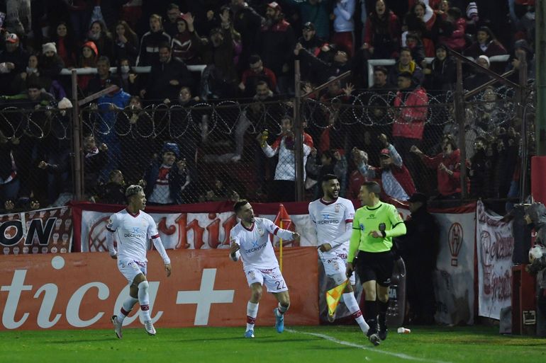 El codazo de Maidana, el dato político de Varsky y otra derrota de River
