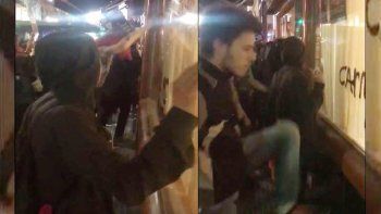 escrache vegano en buenos aires contra una parrilla y una pizzeria