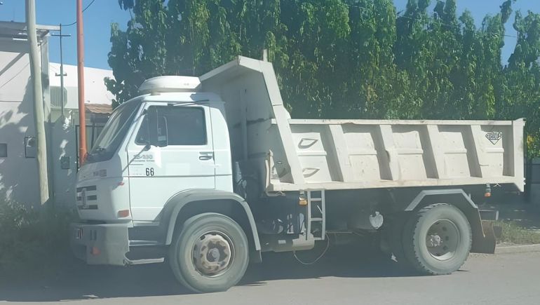 El cami&oacute;n municipal involucrado en el accidente estaba realizando tareas de limpieza en el barrio Preiss.&nbsp;