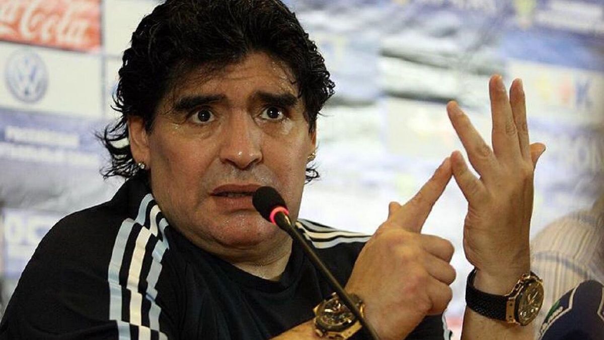 Diego Maradona en la histórica conferencia de prensa.&nbsp;
