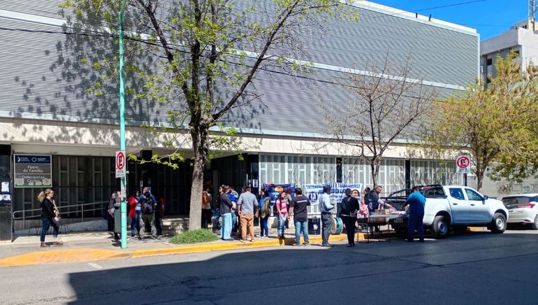 Este martes, el gremio de Judiciales mantuvo un reclamo en Cipolletti.