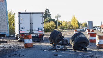 intento esquivar un tanque de senalizacion y choco en la ruta 22