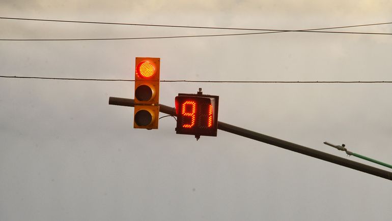 La Muni instalará un semáforo en una esquina muy peligrosa
