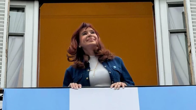 CFK en el Día de la Lealtad apeló a los electores: El 26 es Milei o Argentina