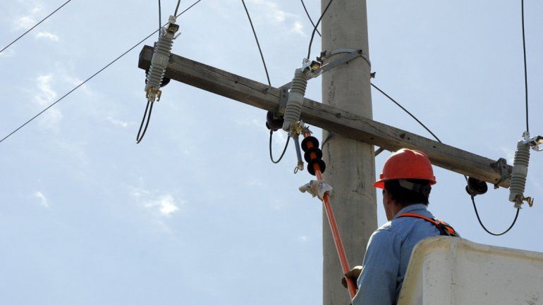 Legisladores del FPV buscan frenar los cortes de luz