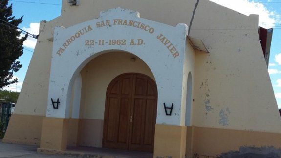 Los padres están indignados, pero igual quieren hacer la ceremonia.