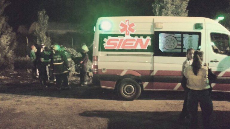 Dos muertos al caer con su auto adentro de un canal en Neuquén