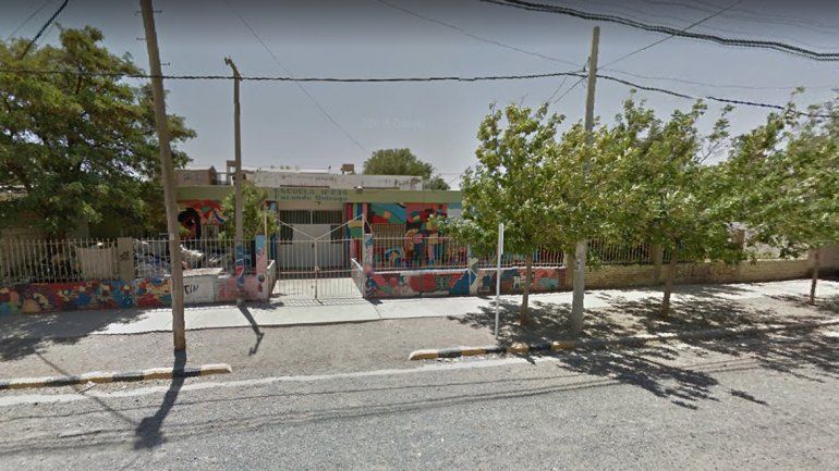 El conflicto ocurre en la Escuela Primaria 234 del barrio Don Bosco.