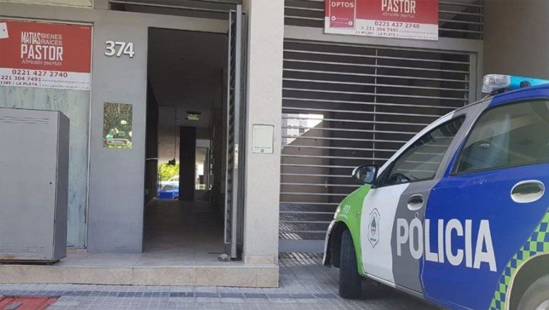 Conmoción: Una mujer embarazada cayó de un sexto piso y murió