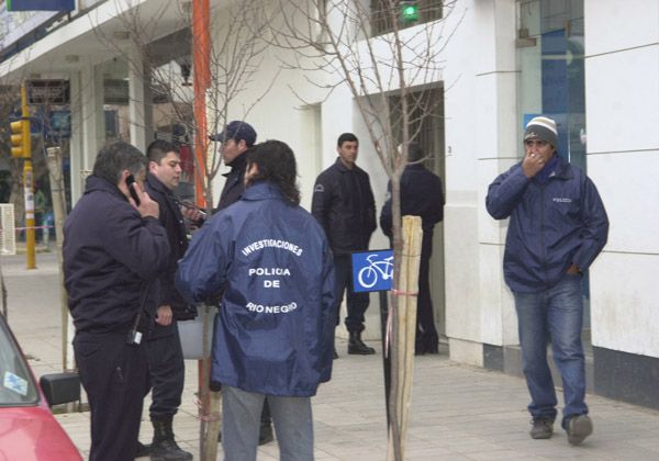Murió la mujer apuñalada en Allen