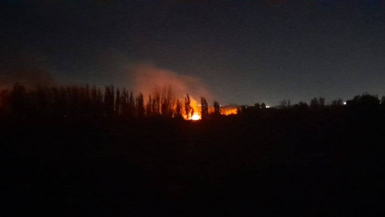 El incendio se produjo en una zona de pastizales, a la altura del tercer puente.