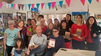 Con seriedad, con pasión y con alegría entienden a la cultura y a las artes los impulsores de La Gira de los Barrios, una iniciativa que ha sido declarada de interés cultural, educativo, comunitario y social por la Legislatura de Río Negro. Con seriedad, con pasión y con alegría entienden a la cultura y a las artes los impulsores de La Gira de los Barrios, una iniciativa que ha sido declarada de interés cultural, educativo, comunitario y social por la Legislatura de Río Negro.