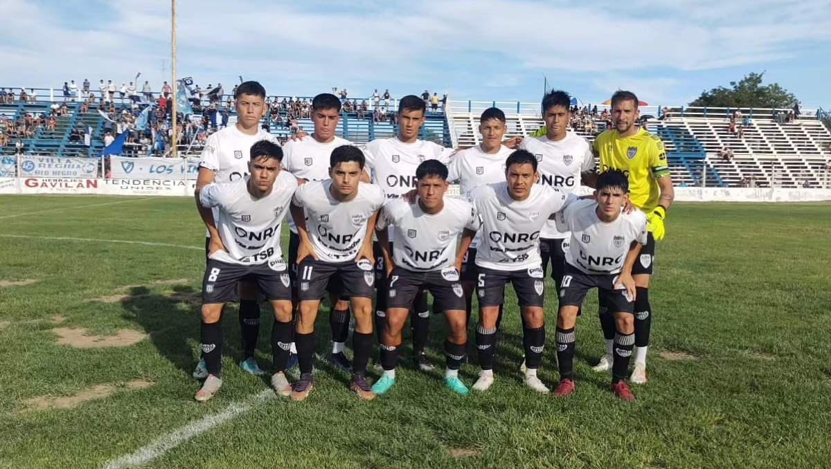 La formación de Cipolletti en Villa Regina, donde ganó 2 a 1.&nbsp;