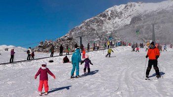 esperan 20 mil turistas por el finde largo en bariloche