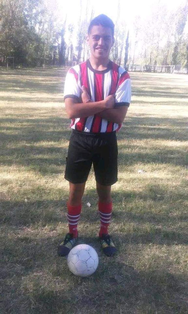 Maximiliano Amarfil, fue capitán de Cipolletti y ahora la rompe en la Primera Nacional