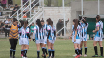 academia pillmatun sigue apostando al futbol femenino y busca jugadoras