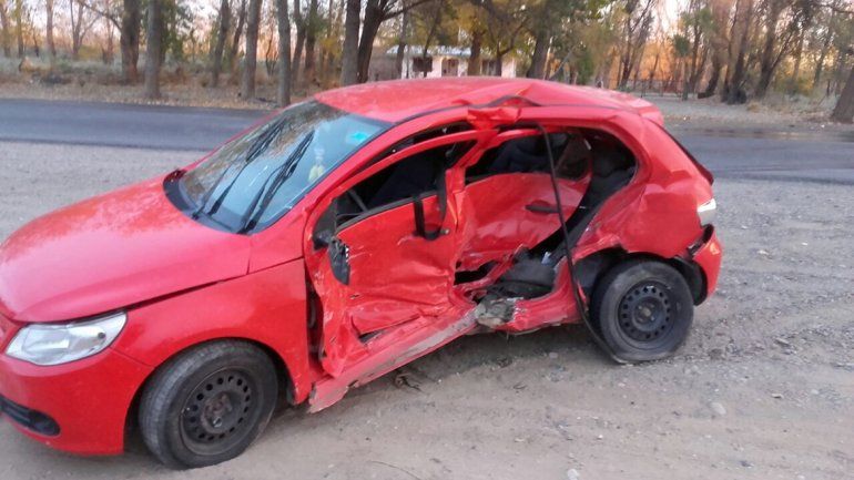 Una mujer está gravemente herida tras chocar contra una camioneta sobre la Ruta 22