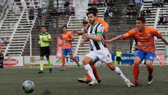 Cipo cayó en el clásico y sigue hundido en la tabla