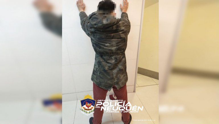 Le ofrecieron droga en un shopping neuquino y se fueron a las manos