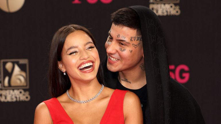 Bomba: Se casan Emilia Mernes y Duki