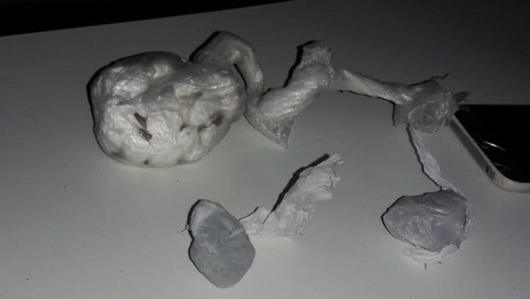 Paseaba en moto, la Policía lo paró y descubrieron que llevaba drogas 