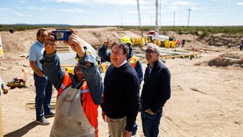 Alberto Weretilneck y Facundo López recorrieron la obra del VMOS. Alberto Weretilneck y Facundo López recorrieron la obra del VMOS.