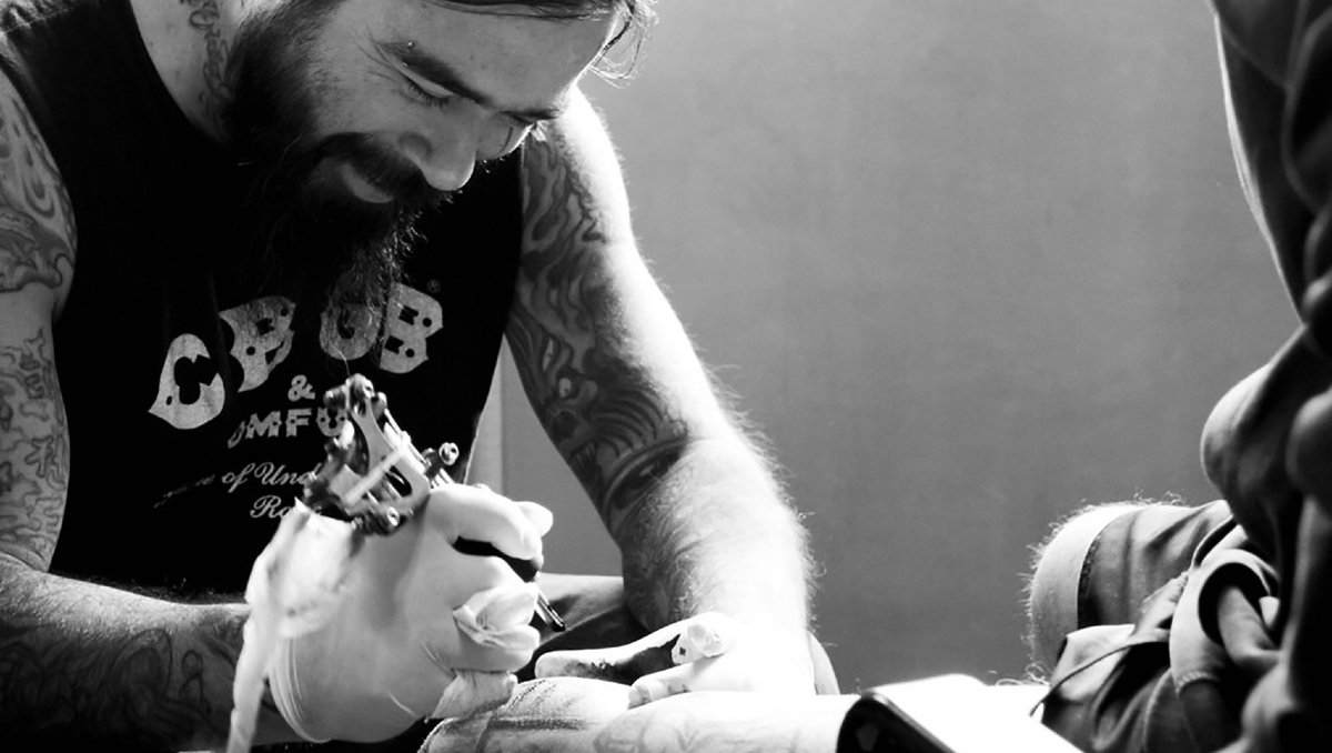Homenaje al famoso tatuador cipoleño en el CCC