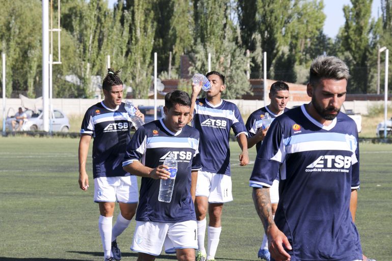La Amistad se juega su pasaje a semis en Allen.
