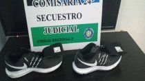 tres veces detenido en un dia: llevaba puestas las zapatillas que robo 