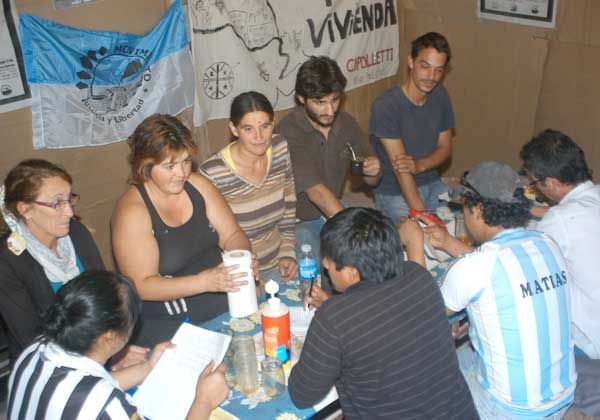 Ocupantes harán marcha hacia la Municipalidad