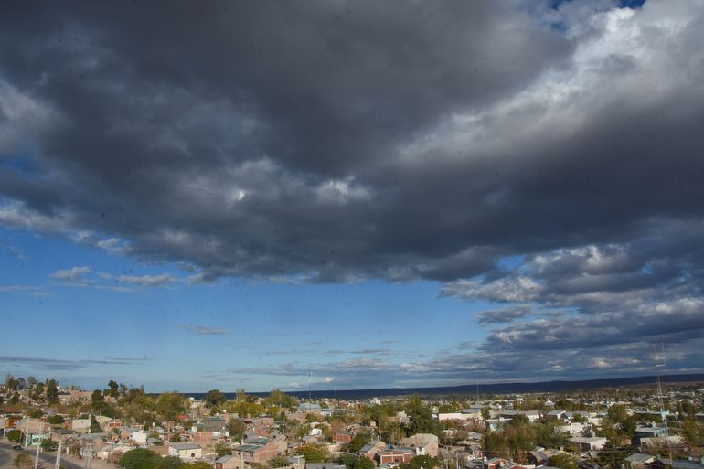 ¡Se viene el fresquete! Alerta por lluvias en Cipolletti