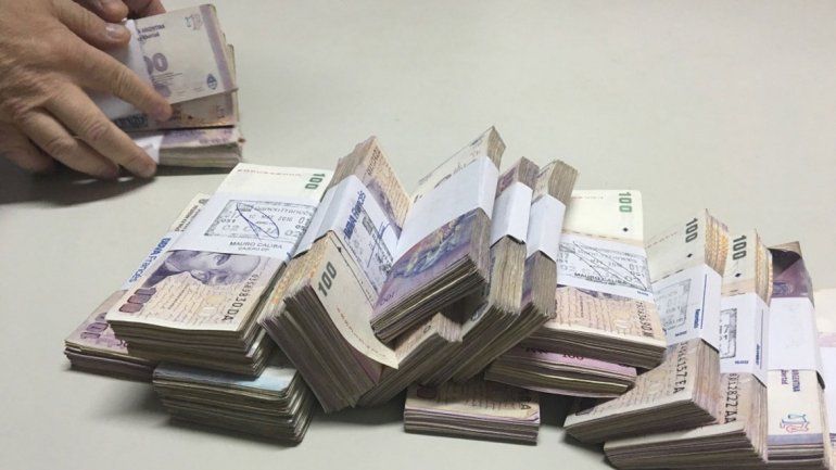 Los registros de los pagos son informales y lo que parece una salvación se transforma en un gran problema.