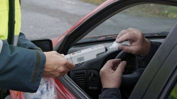 noche de alcoholemia: la policia atrapo a 4 borrachos noche de alcoholemia: la policia atrapo a 4 borrachos