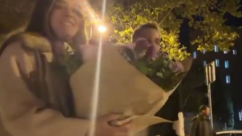 Inesperado: disfrutaban un paseo romántico en España hasta que apareció Messi y dejó a todos boquiabiertos | LMCipolletti.com Inesperado: disfrutaban un paseo romántico en España hasta que apareció Messi y dejó a todos boquiabiertos