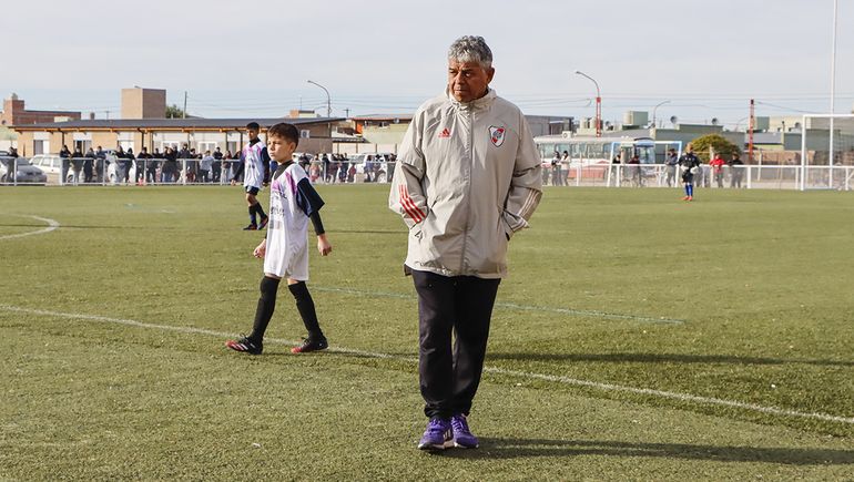 Gallardo probó a jugadores cipoleños para River