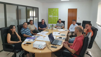 la mesa estuvo integrada por productores, funcionarios y organizaciones ligadas a la actividad.