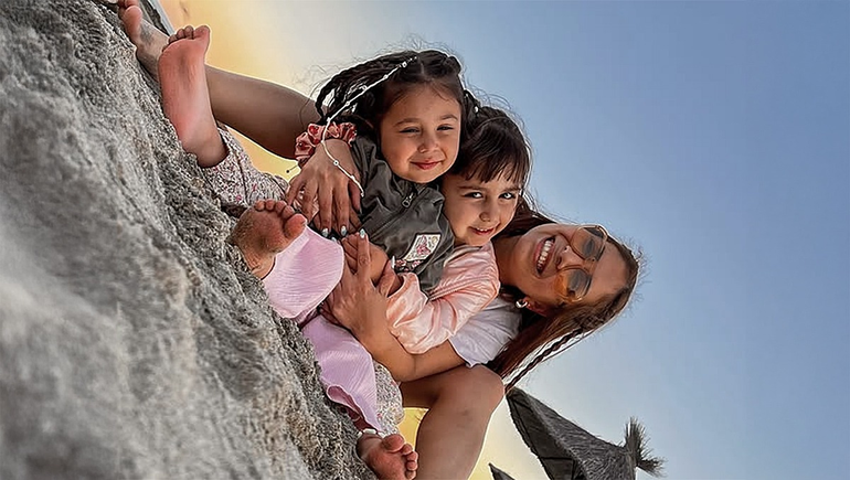 La mamá influencer cipoleña y sus hijas