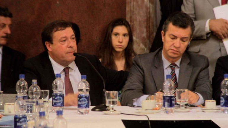 El gobernador Alberto Weretilneck defendió ayer en el Senado de la Nación el acuerdo con los fondos buitre.