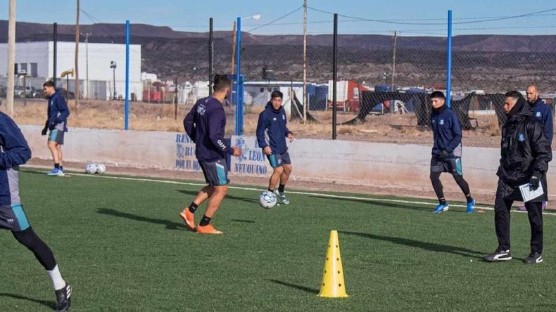 Después de la bronca con el arbitraje, Rincón dio vuelta la página y el sábado jugará en casa