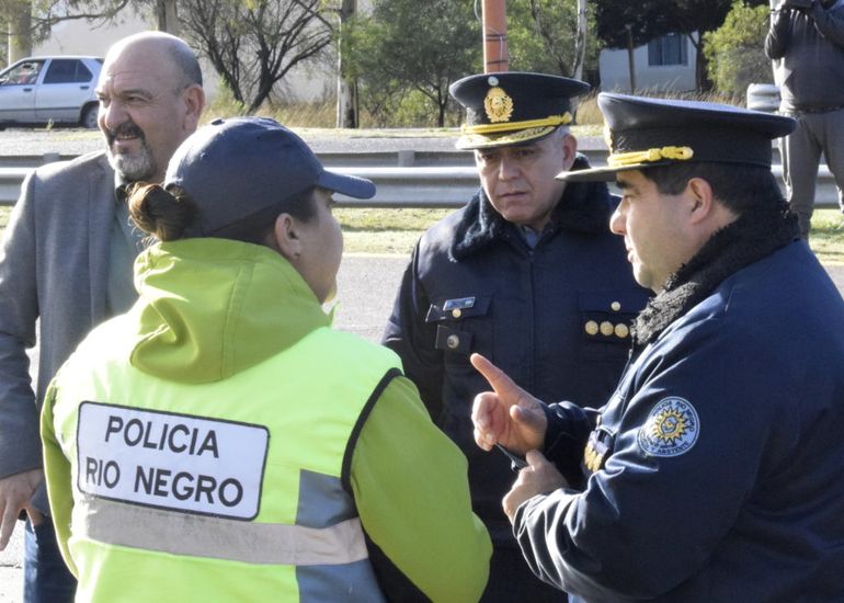 El lanzamiento del operativo vial contó con la presencia del Jefe de la Policía y Ministro de Seguridad de Río Negro.