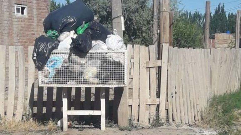 La recolección de basura llega a la toma La Cascada