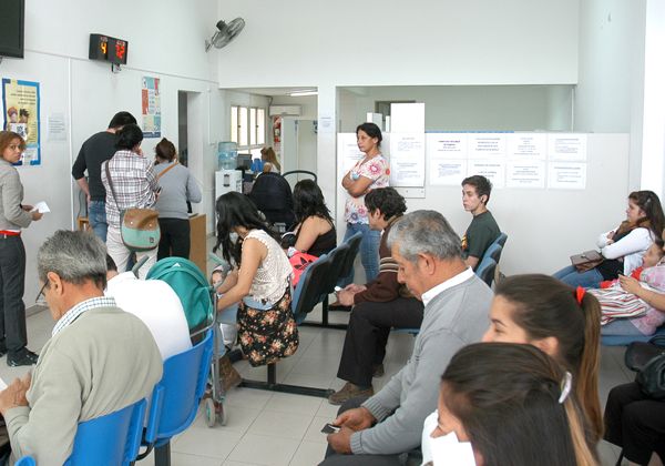 Un centenar de pasaportes se tramitan por mes
