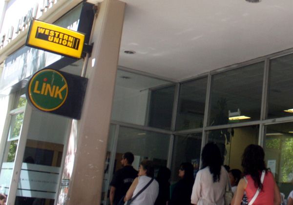 Desde hoy los bancos no pueden cobrar comisiones por la cuenta sueldo