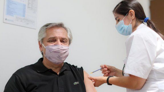 Qué dijo Sputnik sobre el contagio del Presidente tras ser vacunado